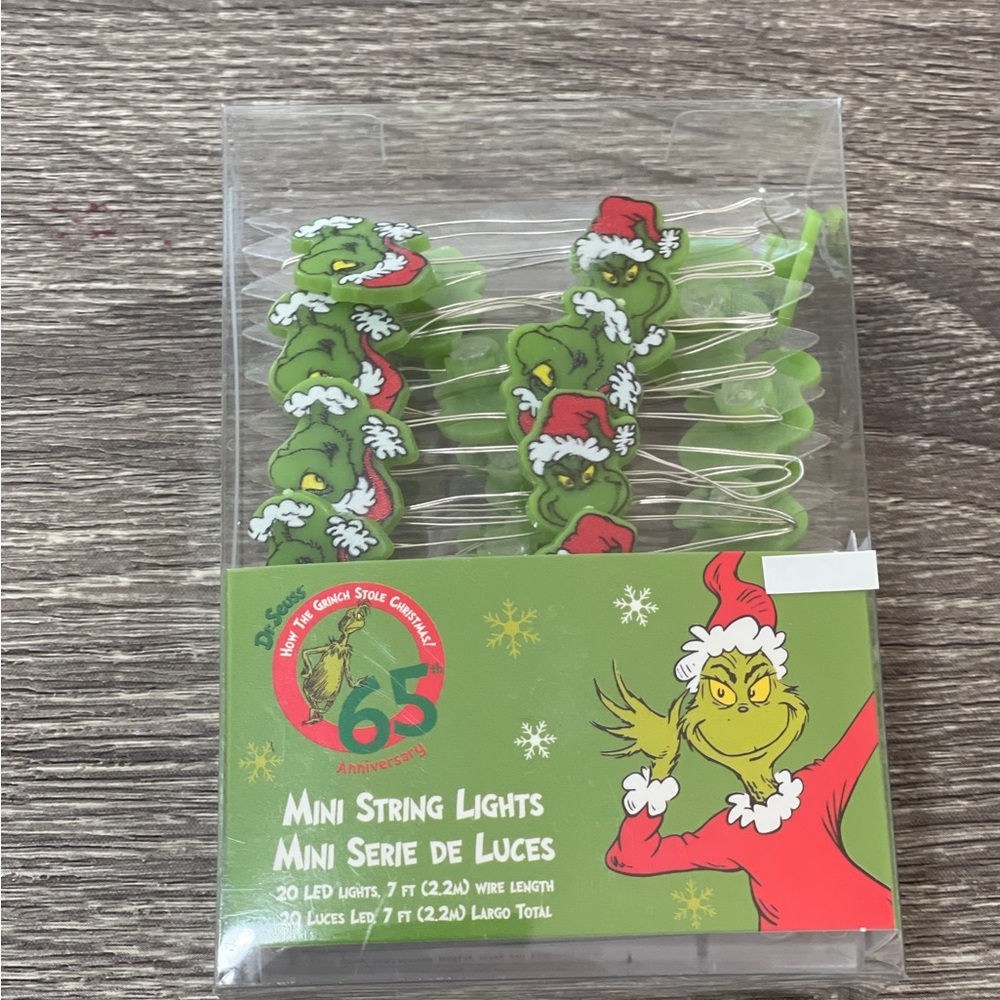 Grinch Mini String Lights 20 LED Grinch Heads.